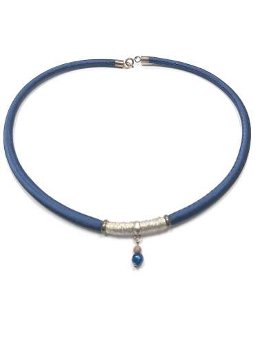 collar de forro de tela azul con  plata y zafiro 45cm