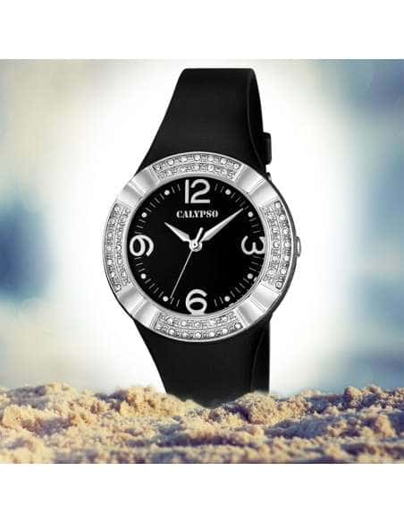 Reloj para Mujer Correa de Silicona Negra y Bisel con Circonitas - Calypso K5659/4