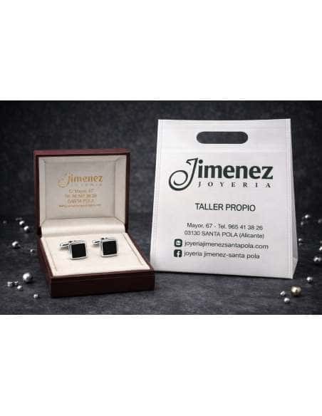 Gemelos Ovalados de oro con Grabado en Alto Relieve y Brillante Incrustado – Oro Amarillo 18K