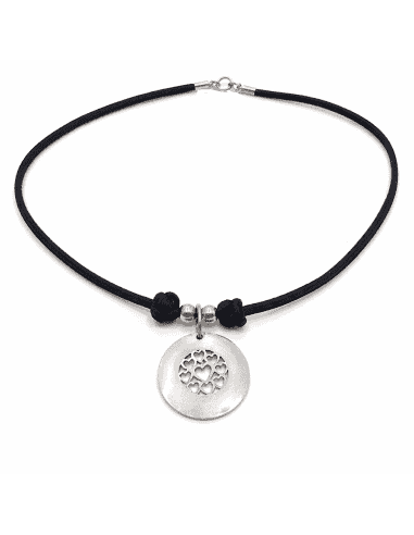 Collar de Seda Negra con Colgante Circular de Plata y Motivo de Corazones - Plata 925