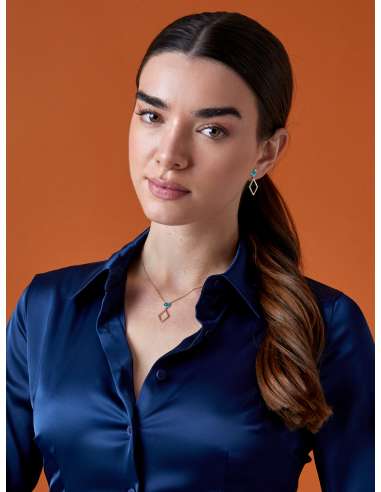 Collar Marea con Piedra Azul y Colgante Geométrico en Plata