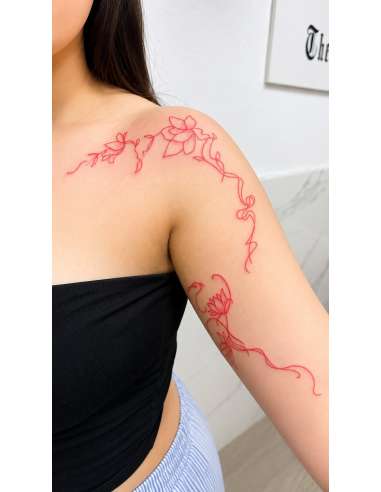 Tatuaje Red Work Floral Orgánico | Tattoo Brazo Elegante